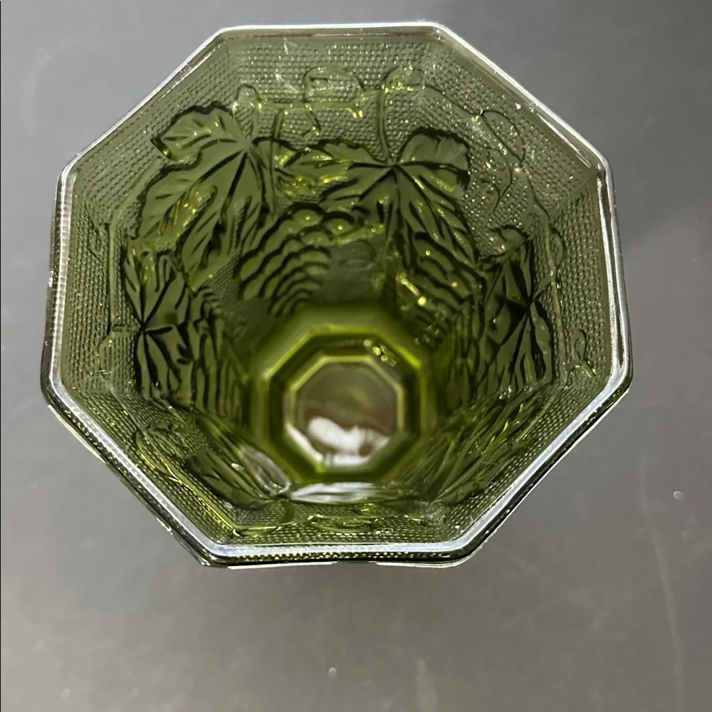 Indiana glass vintage grape vase